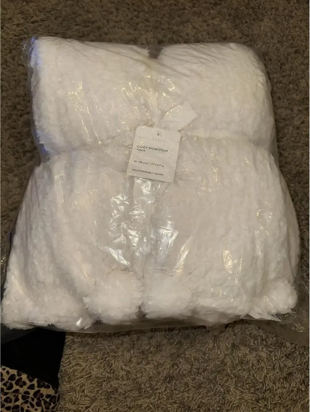 Pottery Barn Cozy Pom Pom Throw - 50x60 IN - Color White NEW